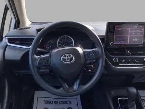Used 2022 Toyota Corolla LE FWD image 22