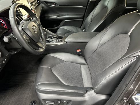 Used 2023 Toyota Camry XSE FWD image 16