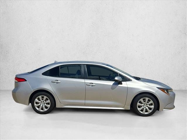 Used 2021 Toyota Corolla LE FWD image 4