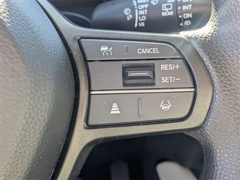 Used 2025 Honda HR-V LX image 18