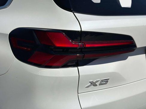 Used 2025 BMW X5 xDrive40i AWD/4WD image 16
