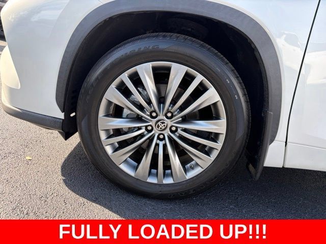 Used 2021 Toyota Highlander Platinum AWD/4WD image 9