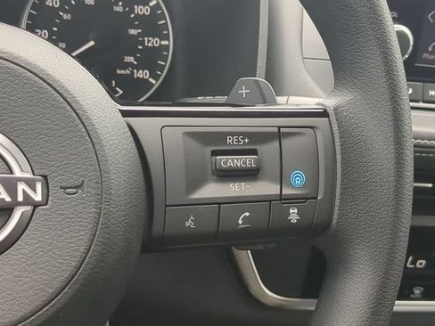 Used 2023 Nissan Rogue SV AWD/4WD image 29
