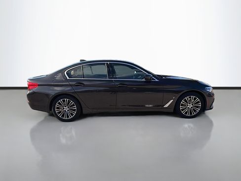 Used 2019 BMW 530e xDrive w/ Convenience Package image 2