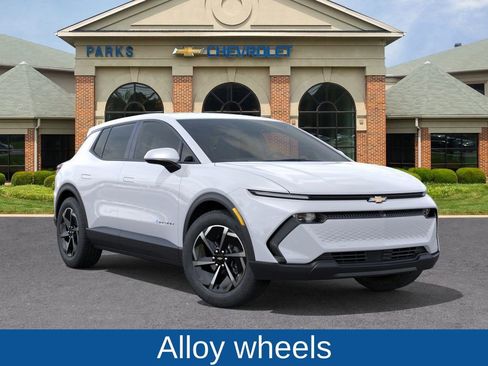 New 2026 Chevrolet Equinox EV LT image 8