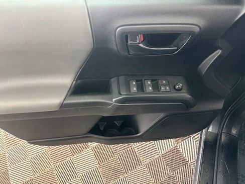 Used 2023 Toyota Tacoma SR AWD/4WD image 18