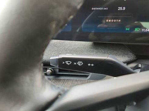 Used 2024 Lucid Air Touring image 42