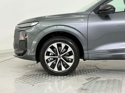 New 2026 Audi Q3 quattro 2.0T w/ Driver Assistance Package AWD/4WD image 23