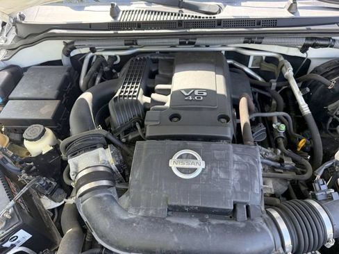 Used 2011 Nissan Frontier SV AWD/4WD image 34