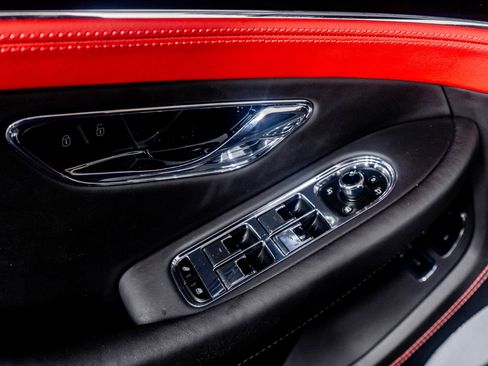 Used 2023 Bentley Continental GT V8 image 52