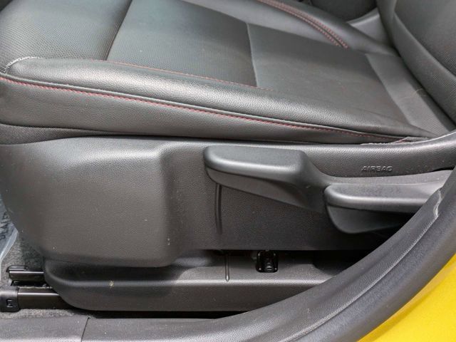 Used 2025 Chevrolet Trax RS w/ Driver Confidence Package FWD image 20