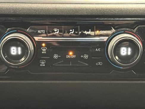 Used 2023 Chevrolet Silverado 1500 LT image 17