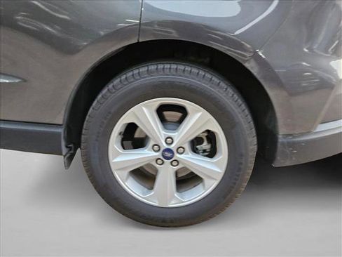 Used 2020 Ford Edge SE image 21