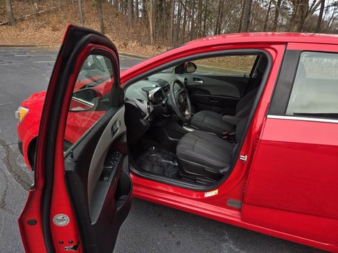 Used 2015 Chevrolet Sonic LT w/ Wheels and Fog Lamp Package image 7