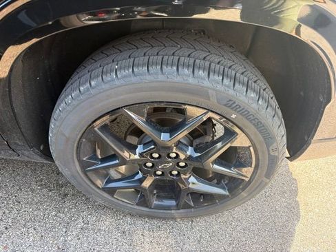 Used 2024 Chevrolet Traverse RS w/ LPO, Floor Liner Package AWD/4WD image 14
