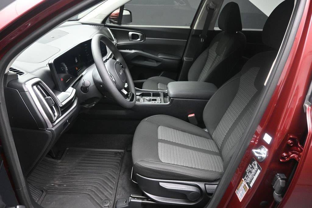Used 2025 Kia Sorento LX FWD image 18