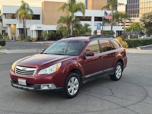 Used 2011 Subaru Outback 2.5i Premium w/ All-Weather Pkg AWD/4WD image 1