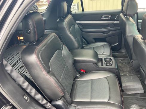 Used 2017 Ford Explorer Sport w/ Equipment Group 401A image 9
