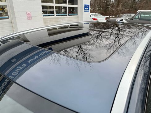 Used 2022 Volvo V90 B6 Cross Country image 28