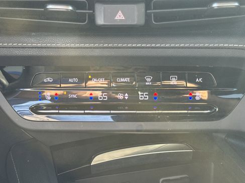 Used 2023 Buick Envision Avenir image 21