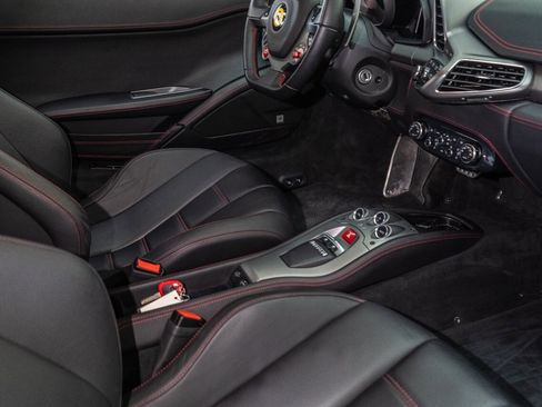 Used 2011 Ferrari 458 Italia Coupe RWD image 49