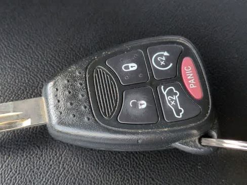 Used 2013 Chrysler 200 Limited FWD image 32