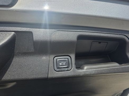 Used 2023 GMC Acadia Denali w/ Denali Technology Package image 25