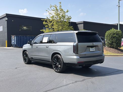Used 2025 Cadillac Escalade ESV Sport Platinum w/ LPO, ONYX Package AWD/4WD image 17