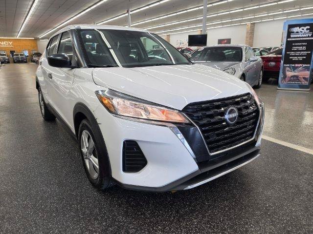 Used 2023 Nissan Kicks S FWD image 4