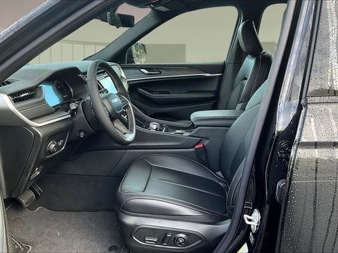 New 2025 Jeep Grand Cherokee L Limited w/ Luxury Tech Group II image 23