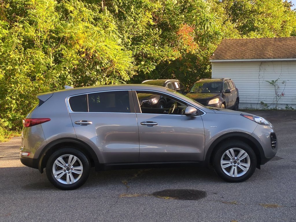 Used 2017 Kia Sportage LX AWD/4WD image 3