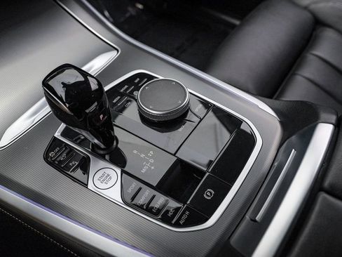 Used 2022 BMW X5 xDrive40i w/ Parking Assistance Package image 22