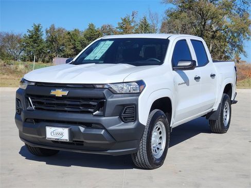 New 2025 Chevrolet Colorado W/T image 3