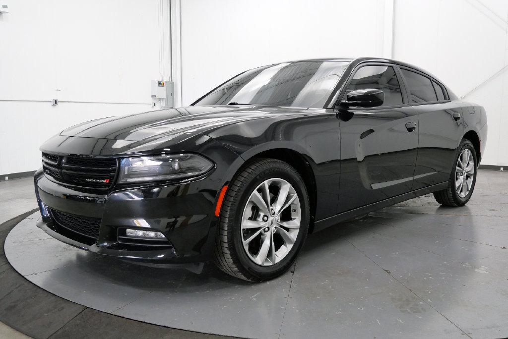 Used 2022 Dodge Charger SXT AWD/4WD image 4