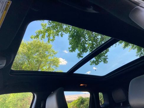 New 2024 Jeep Compass Limited w/ High Altitude Package image 17