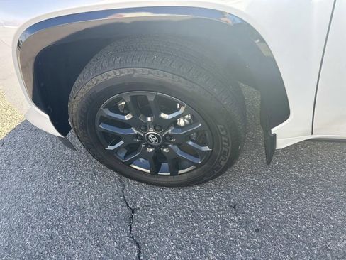 Used 2025 Toyota Sequoia Platinum image 15