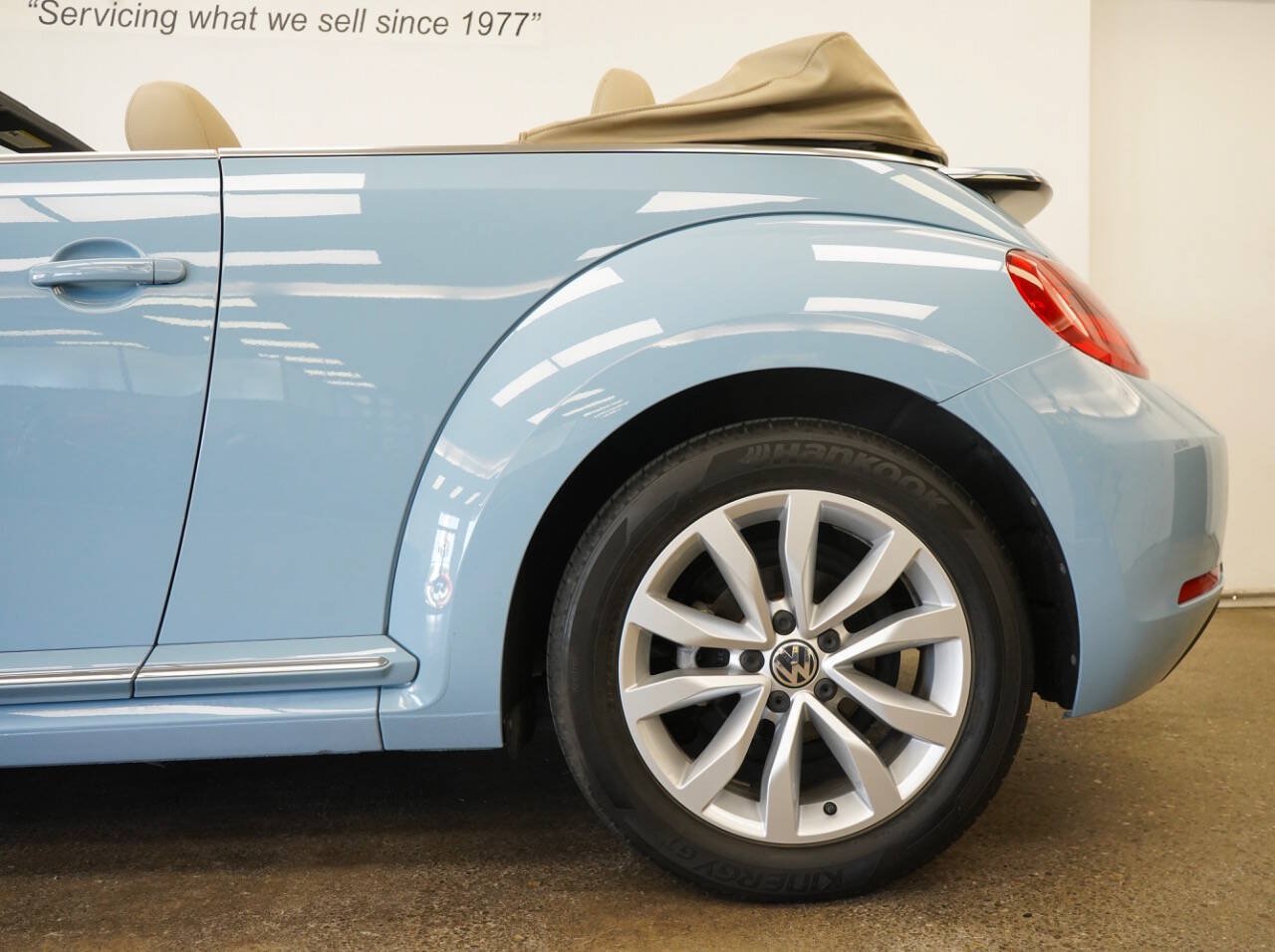 Used 2015 Volkswagen Beetle TDI FWD image 16