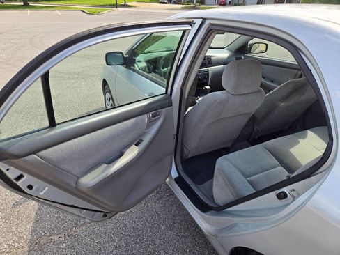 Used 2005 Toyota Corolla CE FWD image 31
