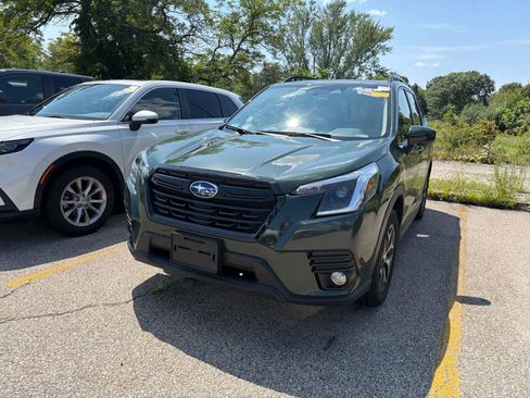 Used 2023 Subaru Forester Premium AWD/4WD image 8