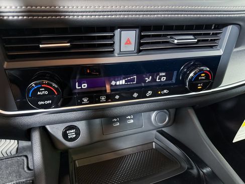 Certified 2026 Nissan Rogue SV AWD/4WD image 18