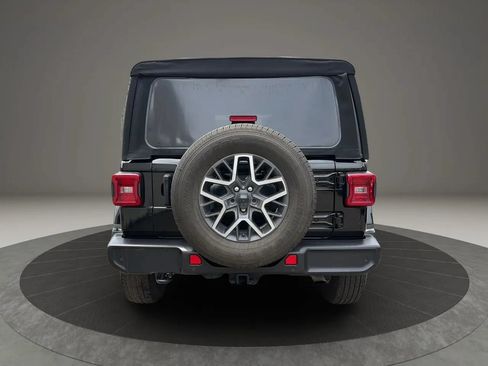 Used 2024 Jeep Wrangler Unlimited Sahara w/ Safety Group AWD/4WD image 6