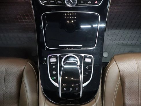 Used 2017 Mercedes-Benz E 300 4MATIC image 26