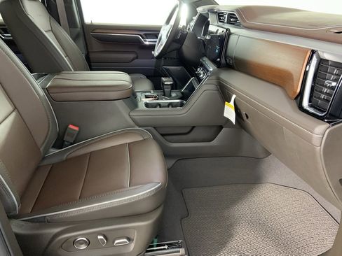 Used 2025 GMC Sierra 1500 Denali image 17