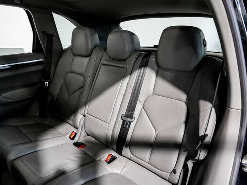 Used 2013 Porsche Cayenne Diesel AWD/4WD image 36