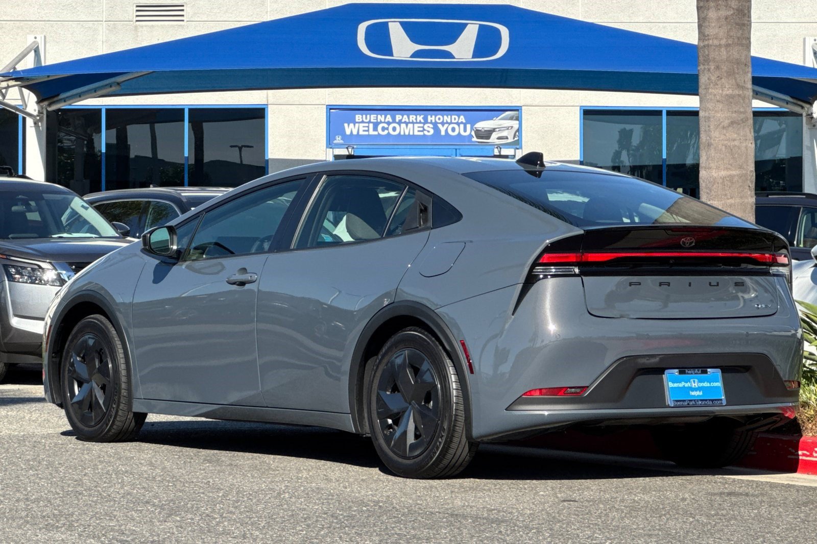 Used 2026 Toyota Prius LE FWD image 3