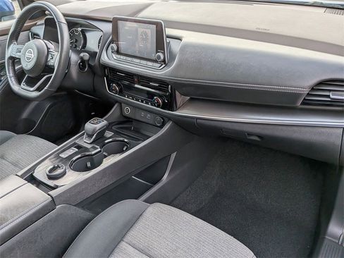 Used 2021 Nissan Rogue SV image 23