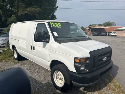 Used 2010 Ford E-150 and Econoline 150 RWD image 2