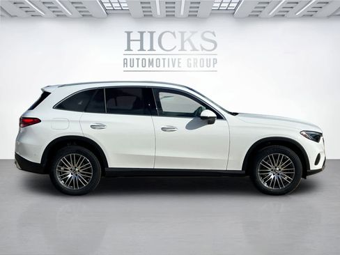 Used 2026 Mercedes-Benz GLC 300 image 4