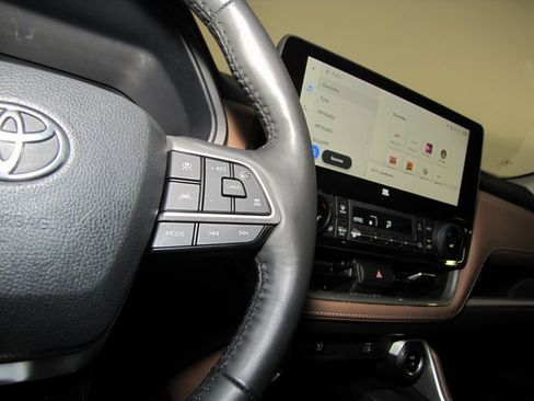 Used 2024 Toyota Grand Highlander Platinum image 6