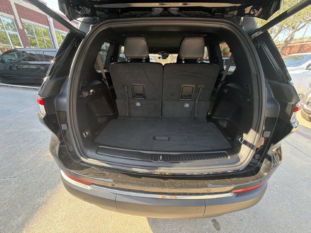 Used 2025 Jeep Grand Cherokee L Limited AWD/4WD image 16
